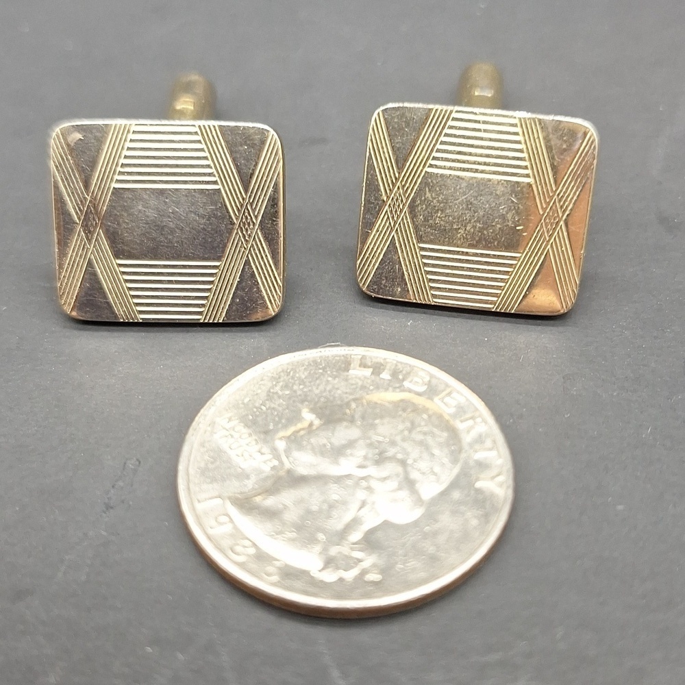 Vintage Gold Tone Geometric Cufflinks - Picture 7 of 7